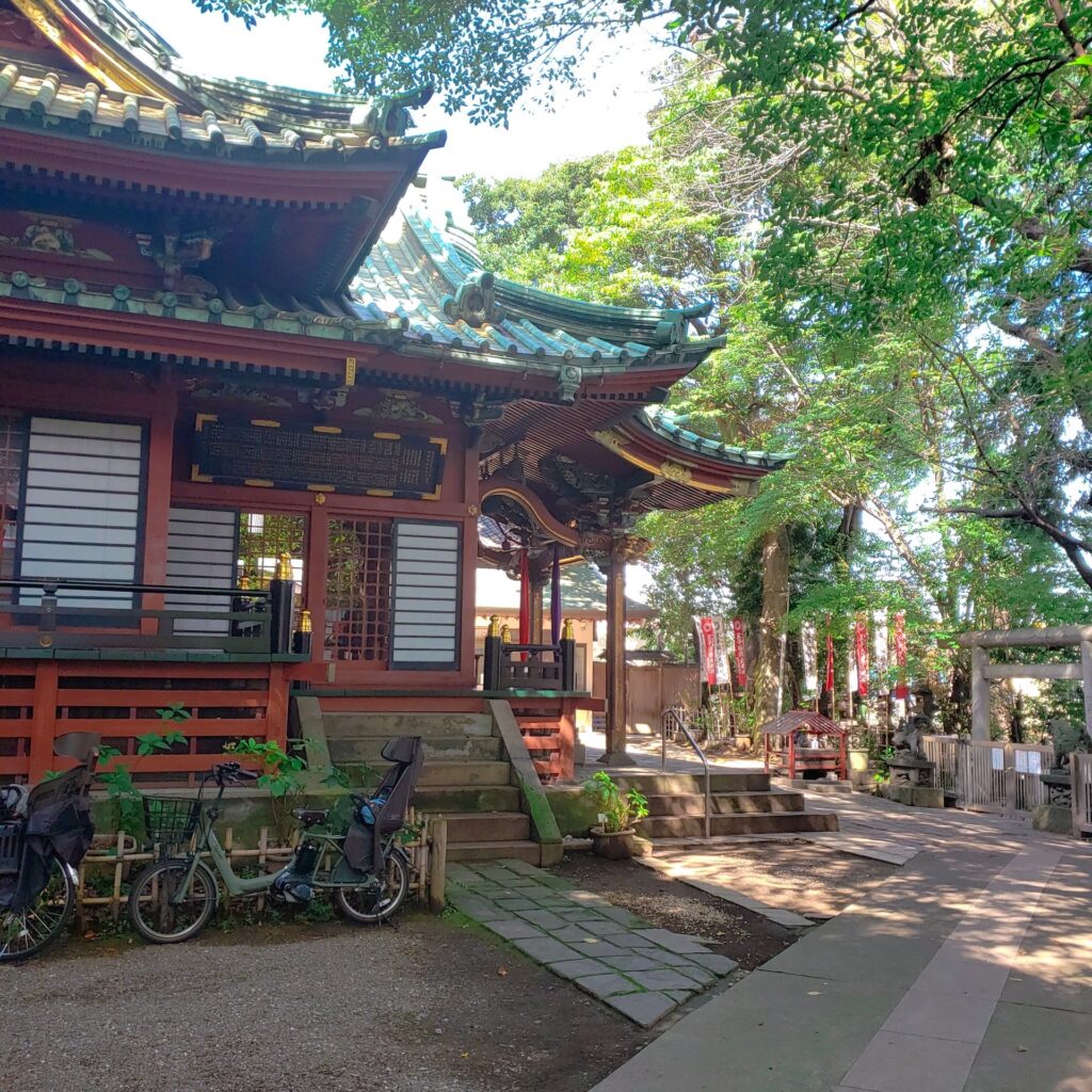 王子稲荷神社の庭