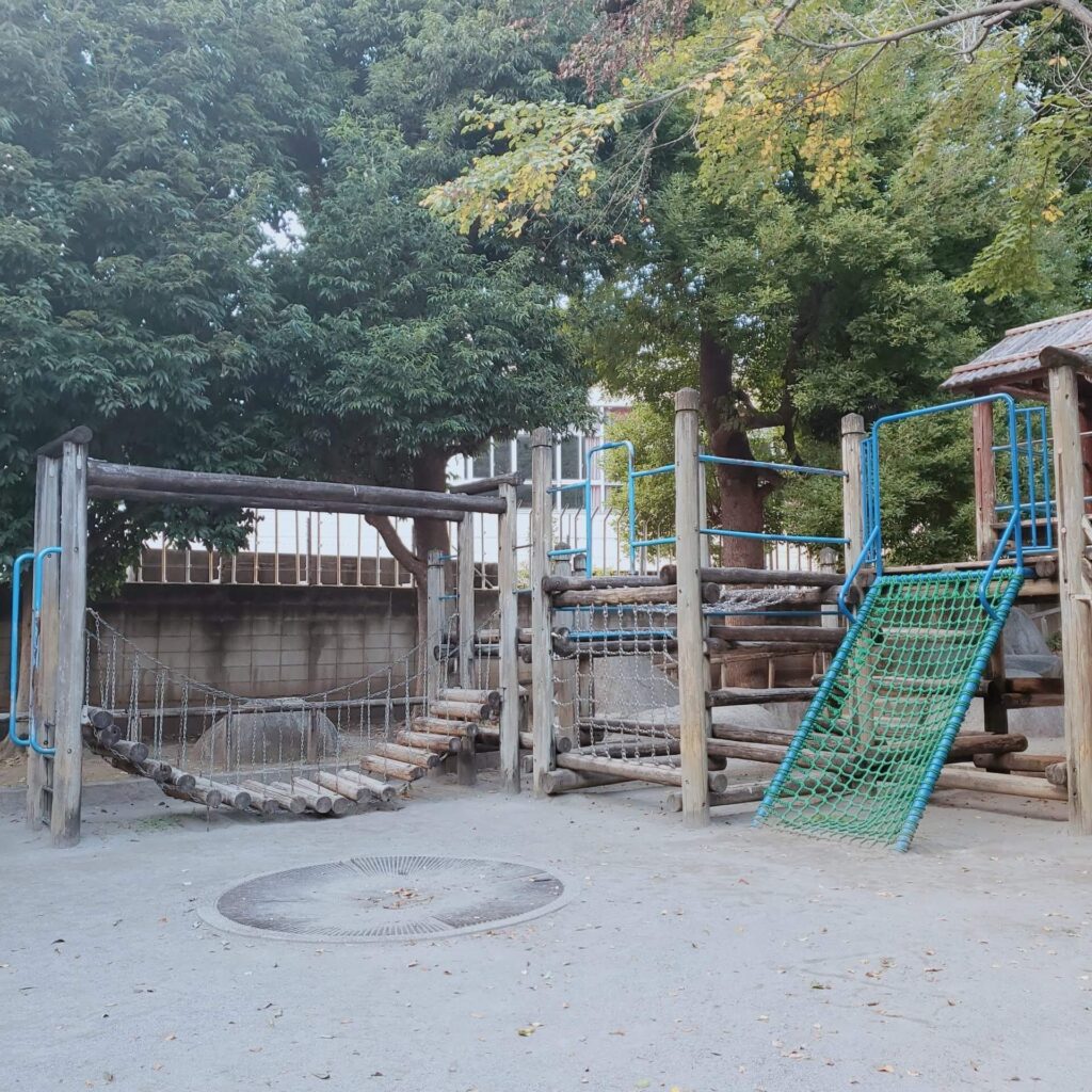 滝野川公園のアスレチック