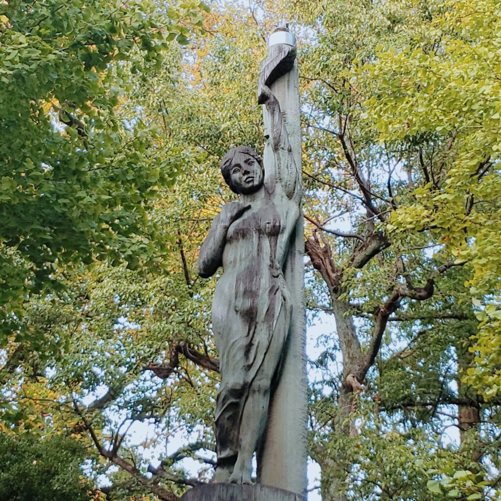 滝野川公園の彫刻