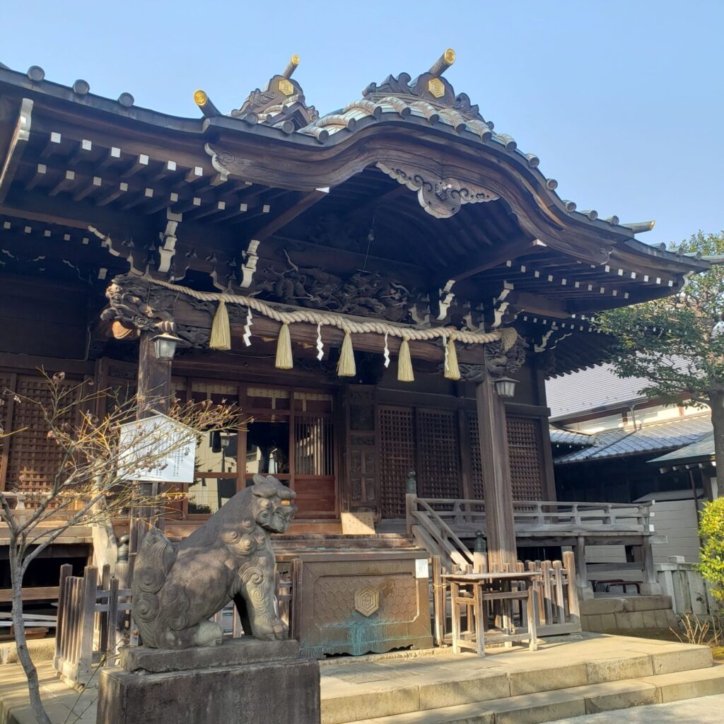 白山神社の本殿