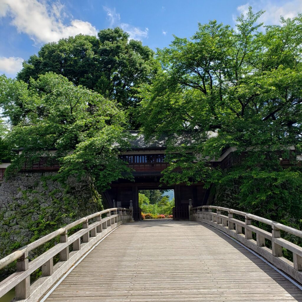 高島城まで掛かる橋