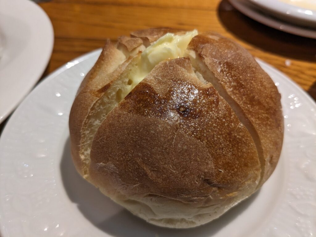バターたっぷりのパン