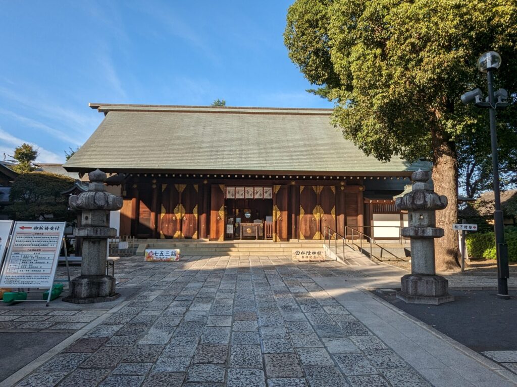 松陰神社の本堂