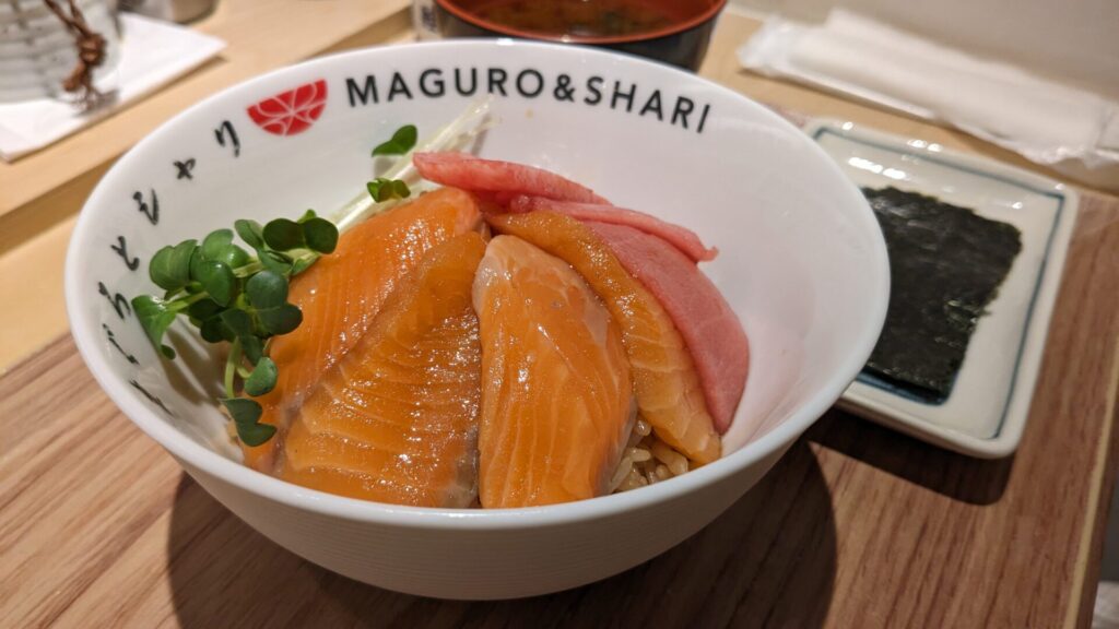 サーモン丼