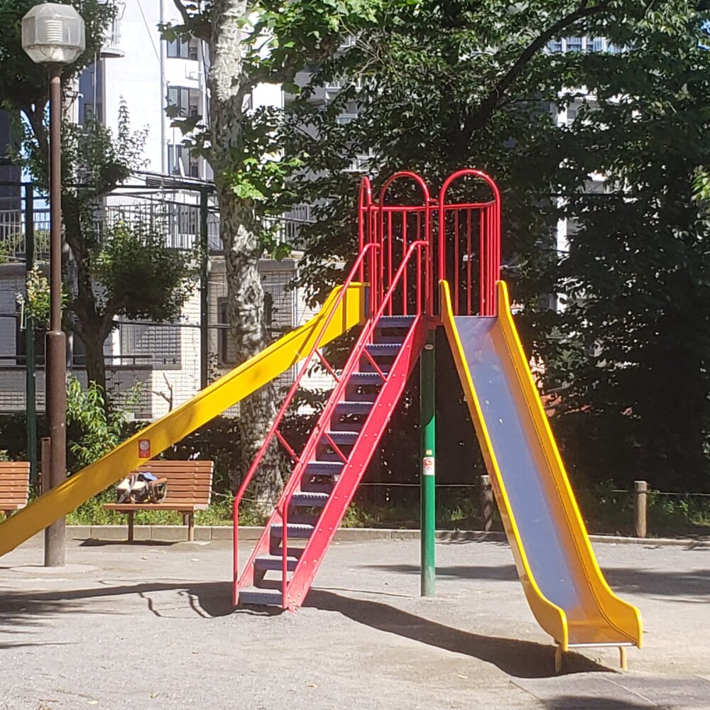白銀公園の滑り台