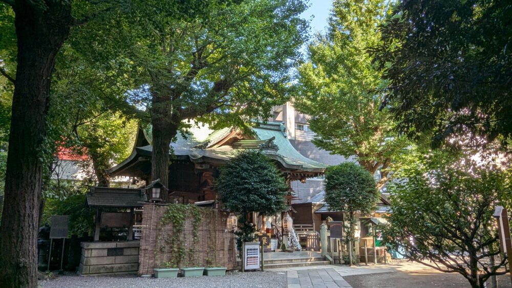 小野照崎神社の境内