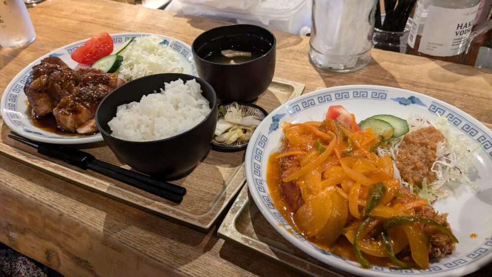 絶メシ食堂の定食2つ