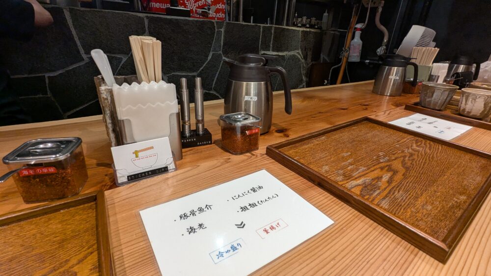 あいだやの机